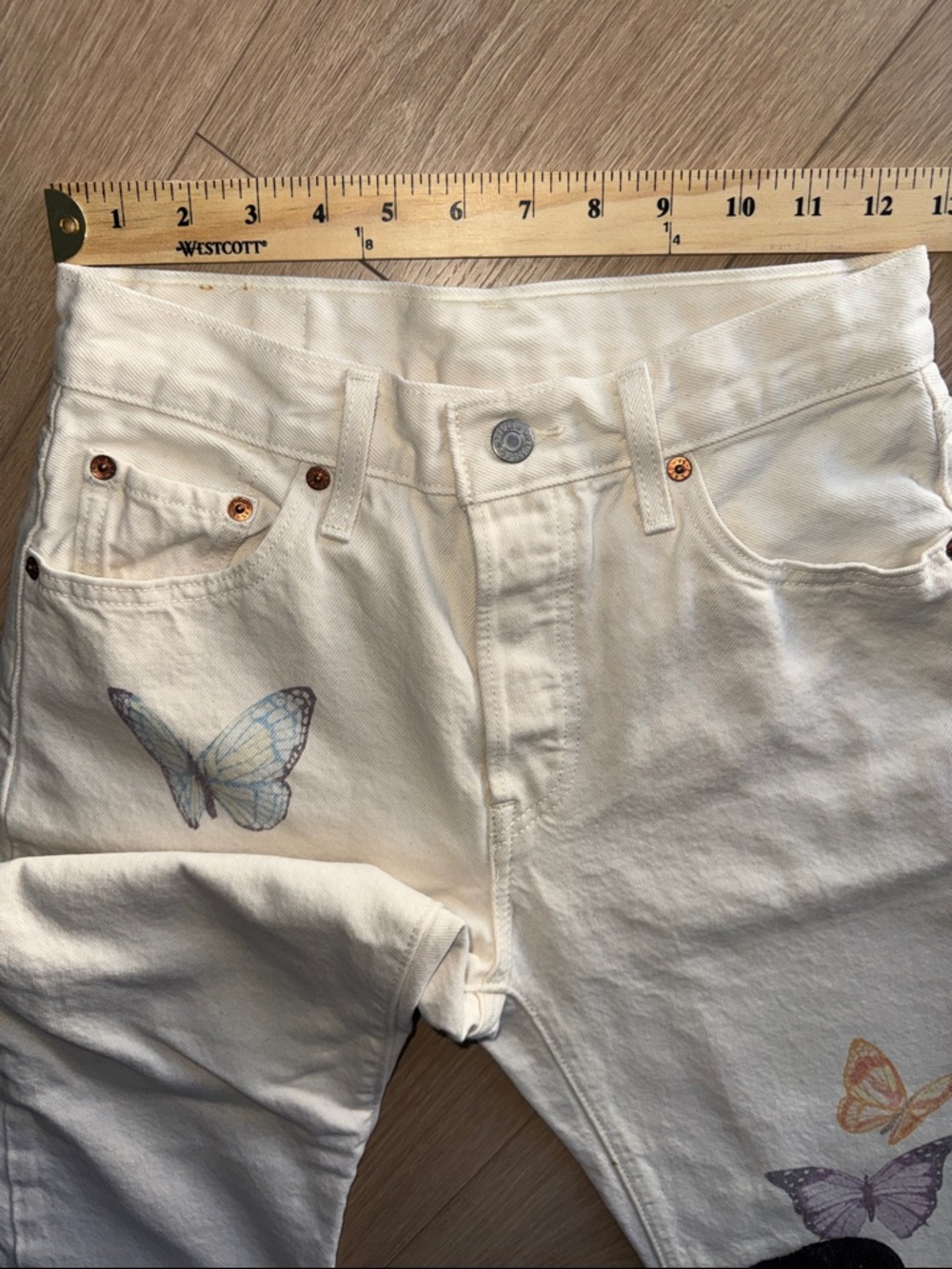 Levi's 501 Original Cropped Jeans Butterfly Print Size 25 - Picture 12 of 14